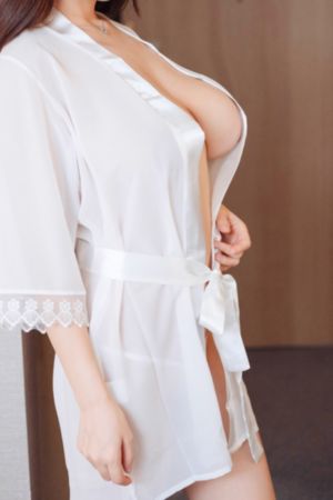 年轻保母