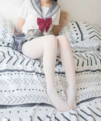 《漂亮的女邻居3》在线观看