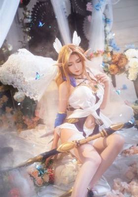 一个女