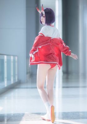 年轻的母亲的
