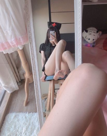 老师扒开双腿让我爽了一夜视频